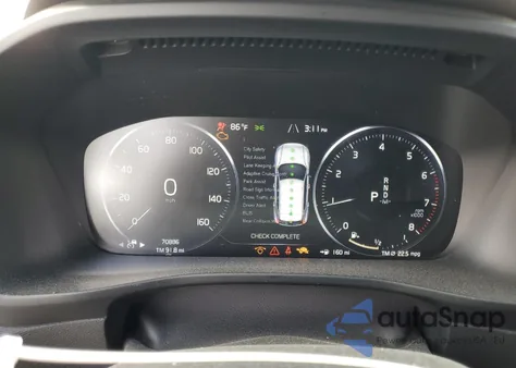 2019 Volvo Xc40 T5 Momentum z USA, uszkodzony, nr VIN YV4162XZ0K2004752